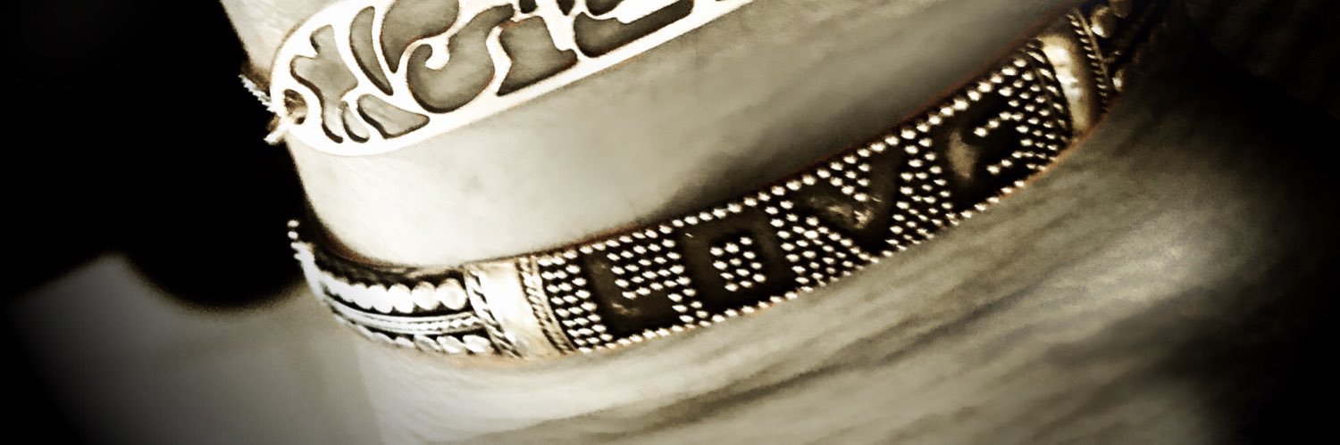 ℍ𝕖𝕒𝕥𝕔𝕠✌🏼❤️ banner