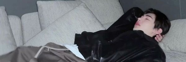 galuhndesoo Profile Banner