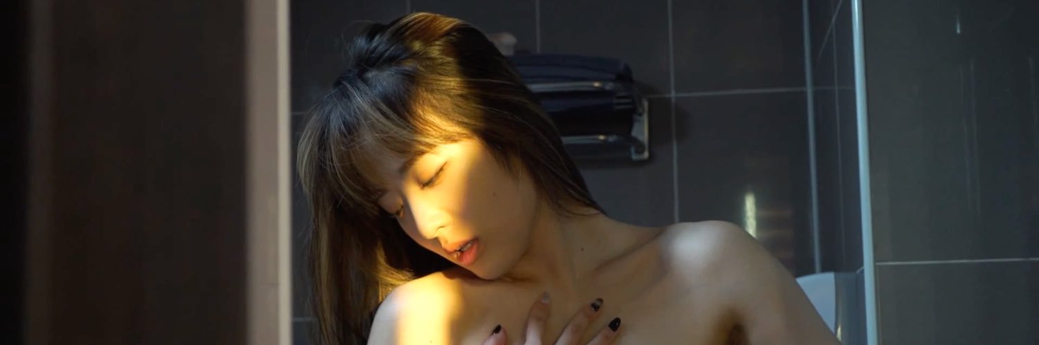 iulovelce's profile banner image