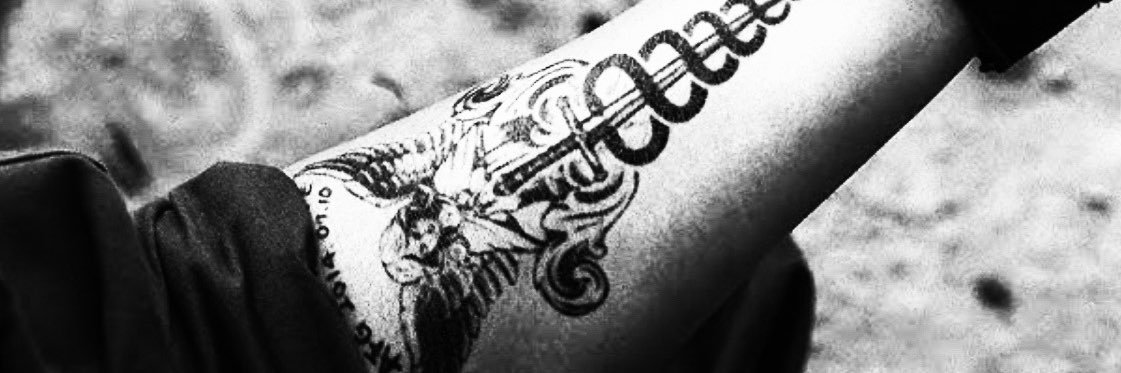 H banner