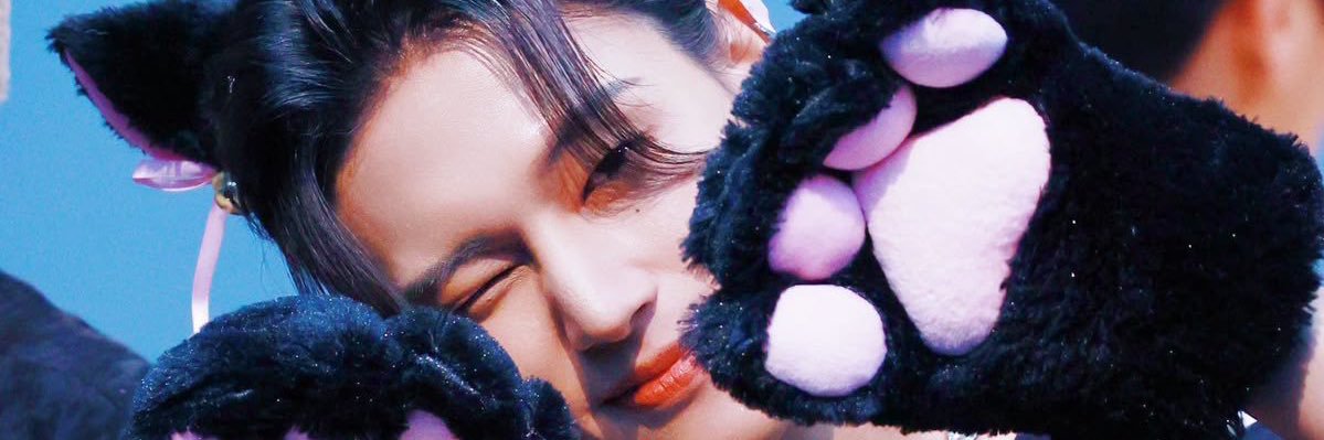 v_chawn's profile banner image