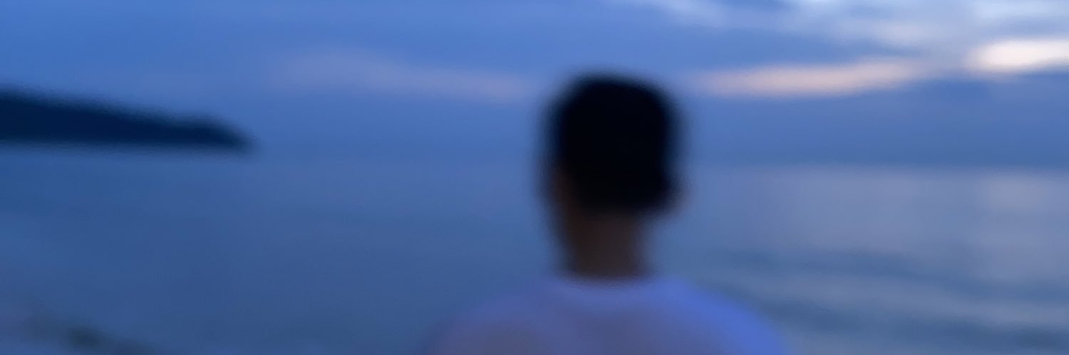 noteyeyron's profile banner image