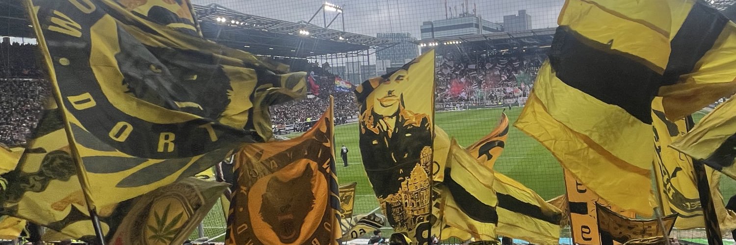 ‏Away days junkie banner