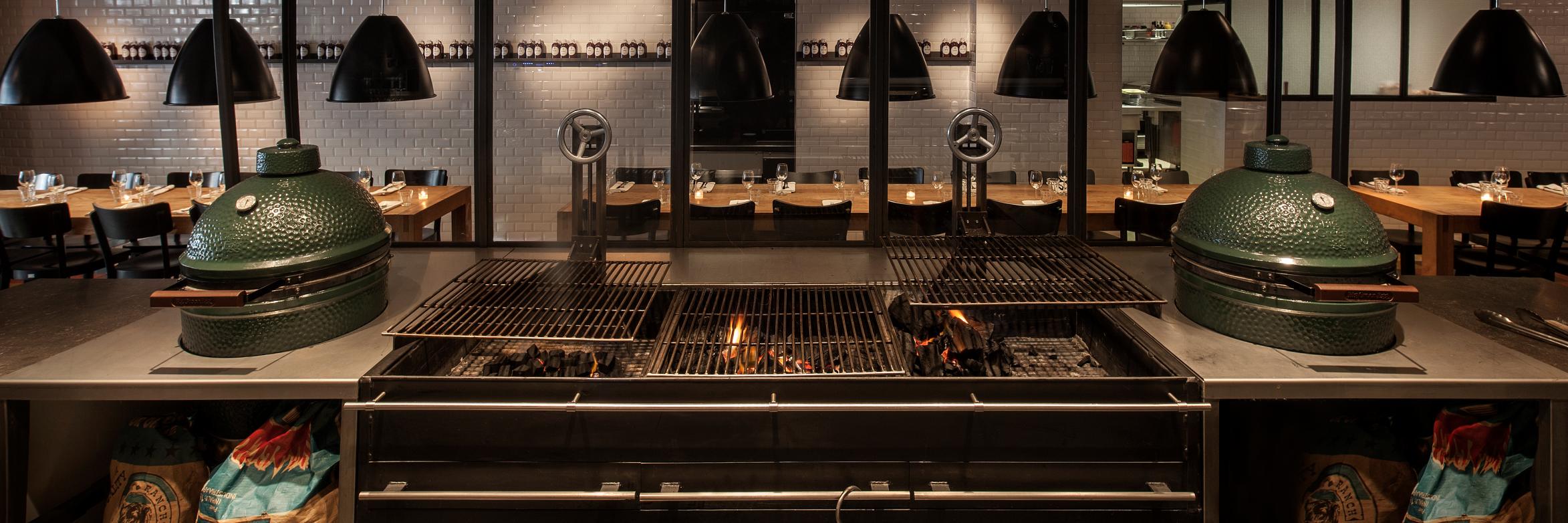 julius bar&grill banner