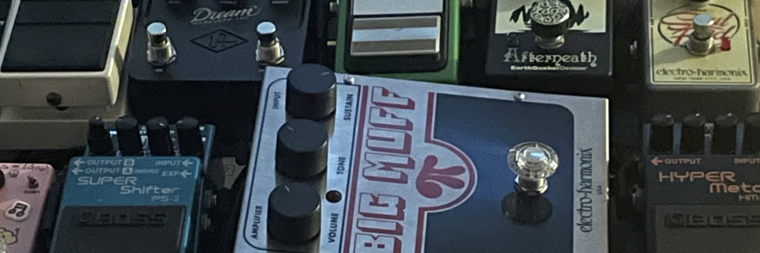 𝚎𝚜 banner