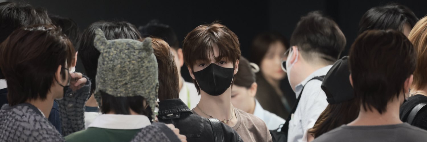呆呆榴芒 banner