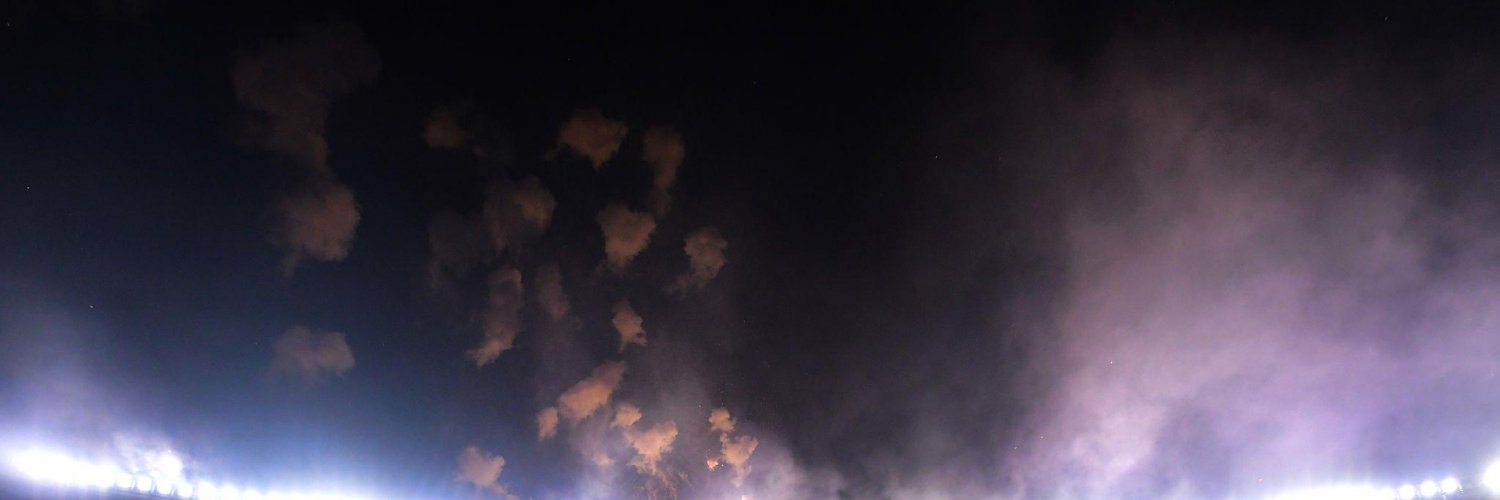 te voy a violar elon musk banner