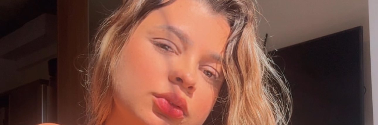 Thayna Teles banner