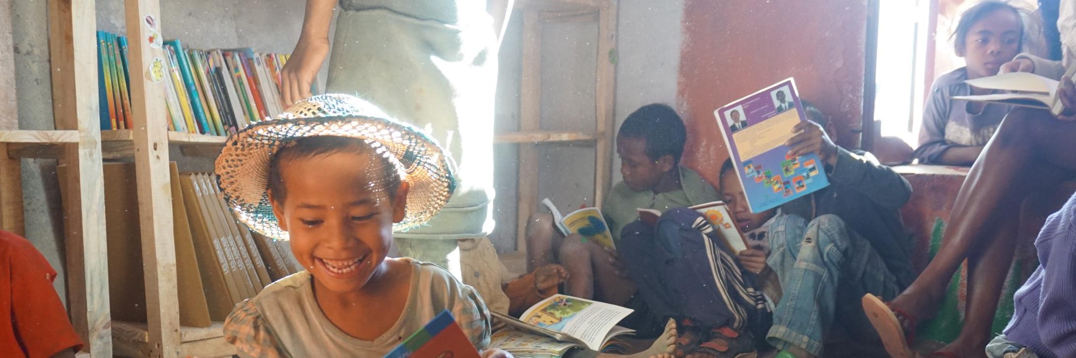 Bookfeeding's profile banner image