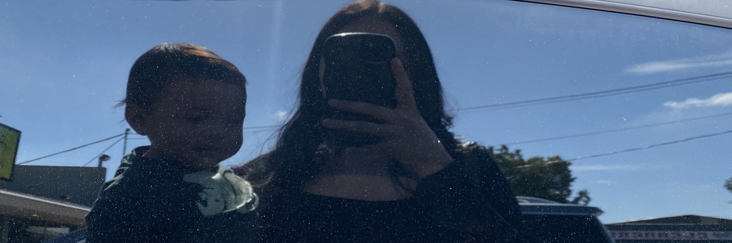 emmuuhleeee's profile banner image
