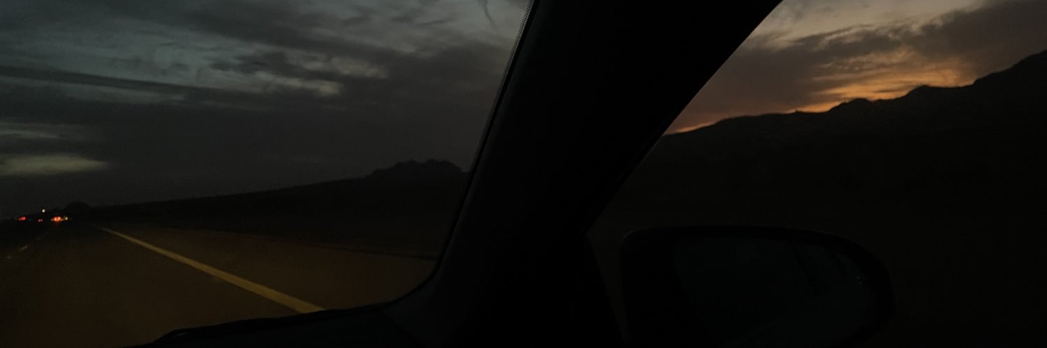 إنسان يهوي حلمه banner