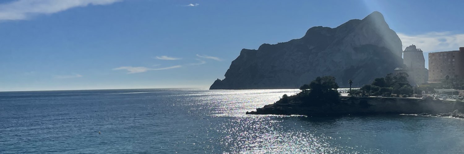 luaued's profile banner image