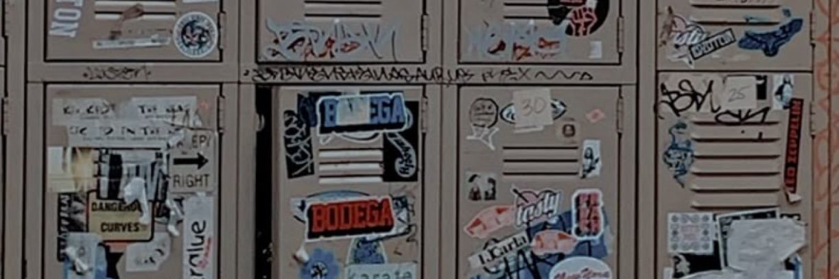 𝒜𝐼𝑅𝐵𝒰𝒟. banner