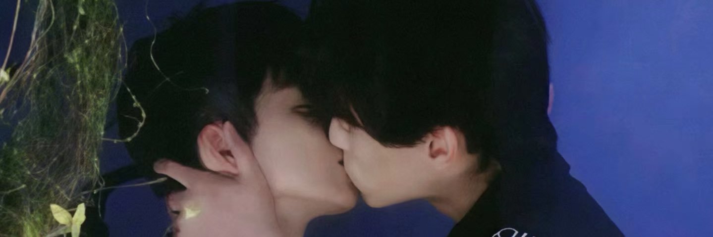 咬嘴巴的符号 banner