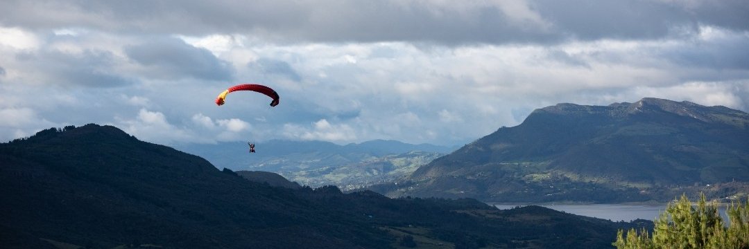 LauraPOspina's profile banner image