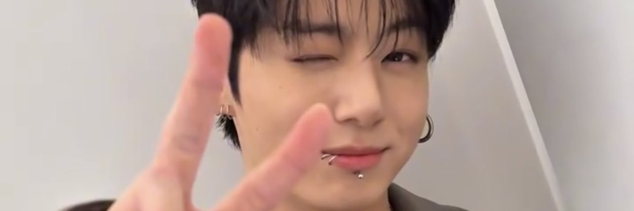chompoo071297's profile banner image