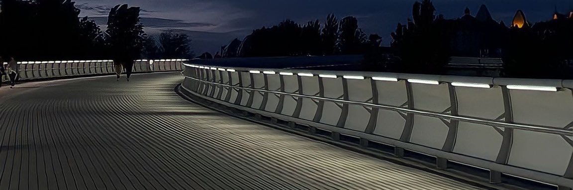 a_xwxa's profile banner image