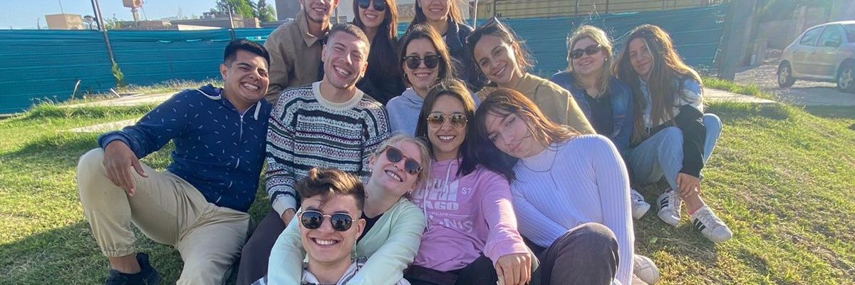 valeaguilera18's profile banner image