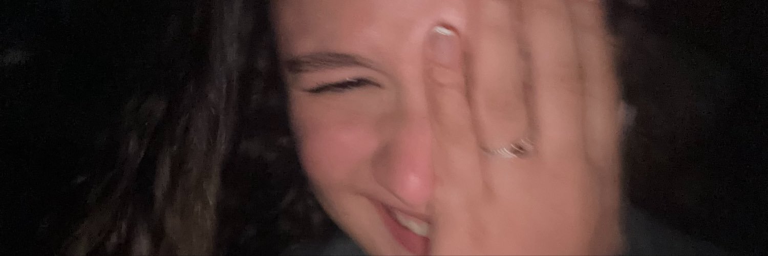 annalureeis's profile banner image