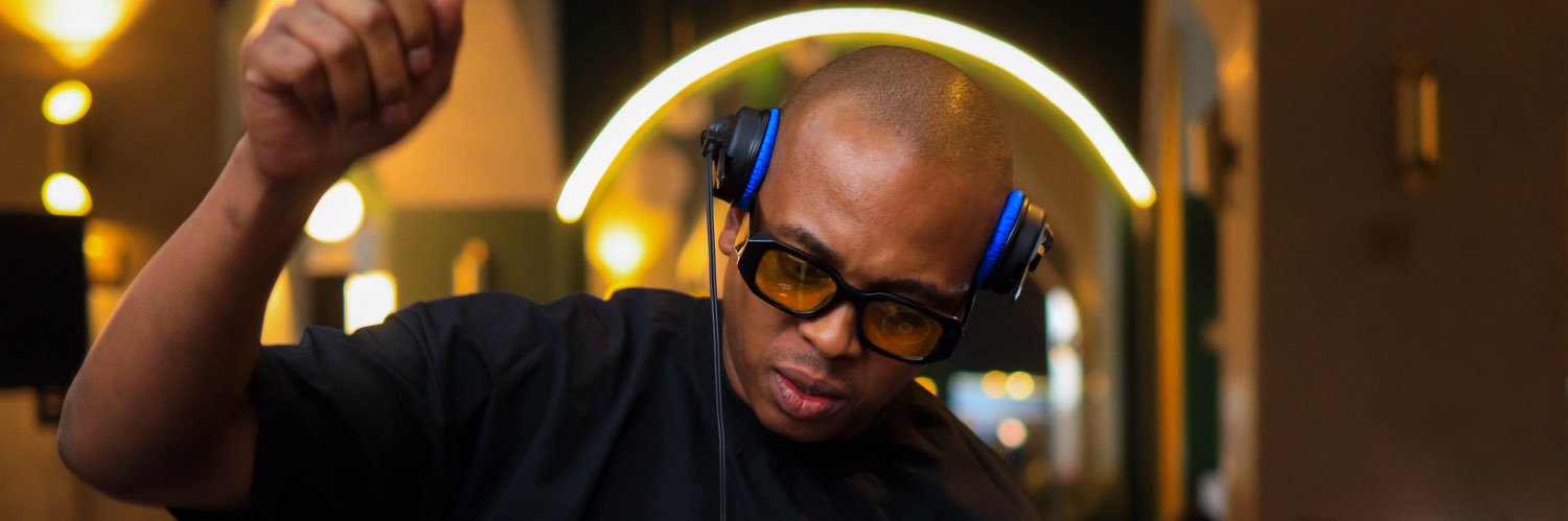 Mobi Dixon banner