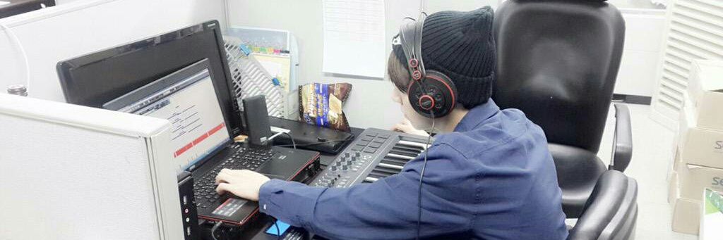 Decem24's profile banner image