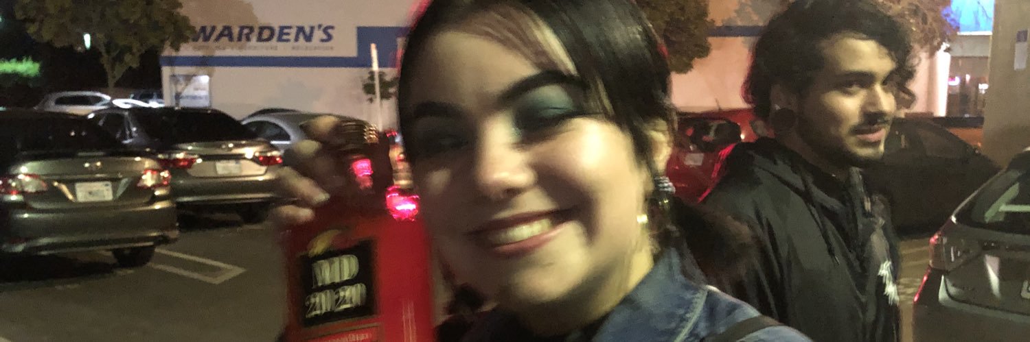 haylleec's profile banner image