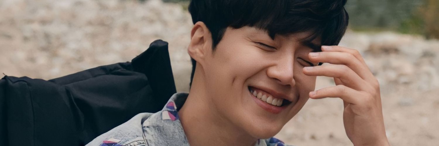 desymlnda's profile banner image