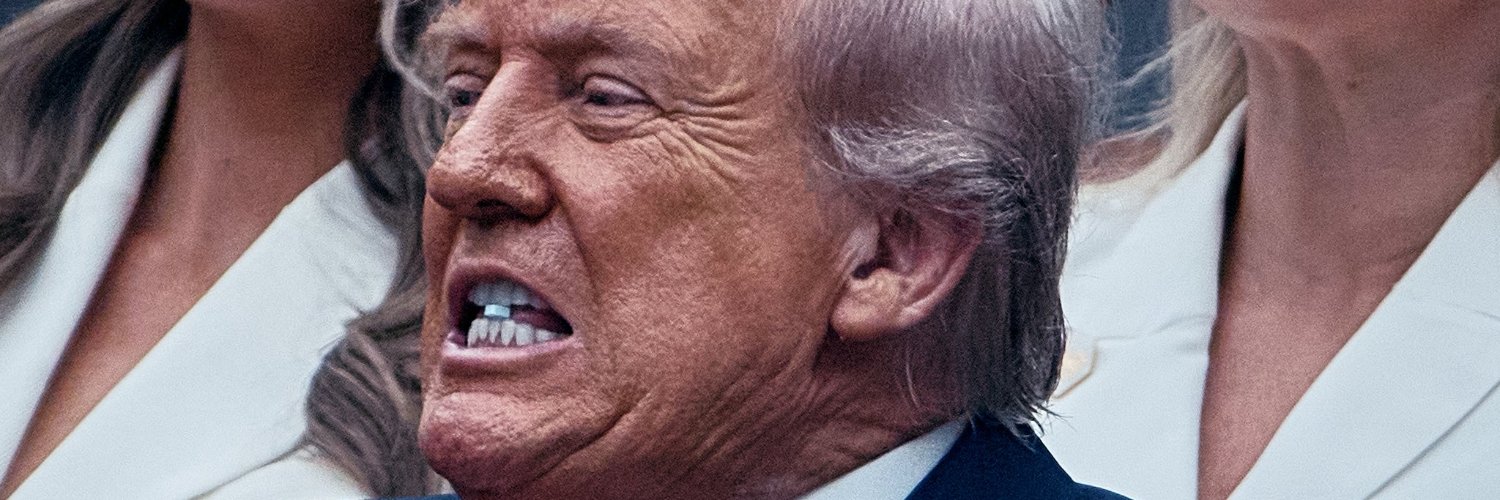 Howling Chink banner