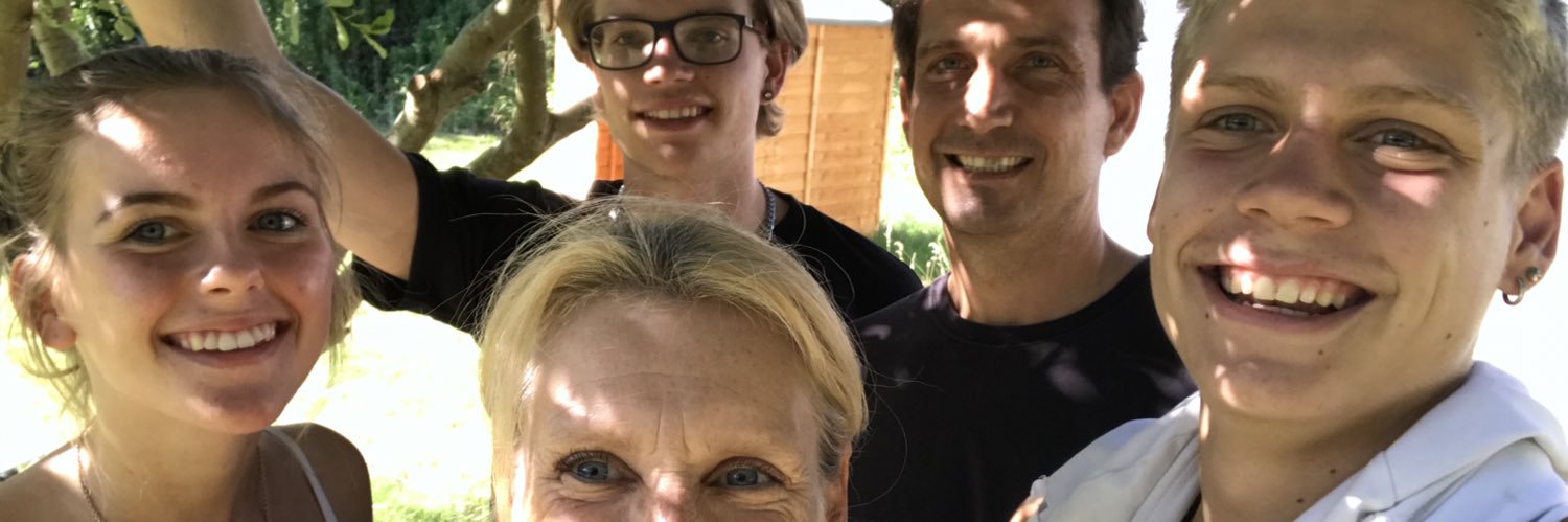 carolineasmith's profile banner image