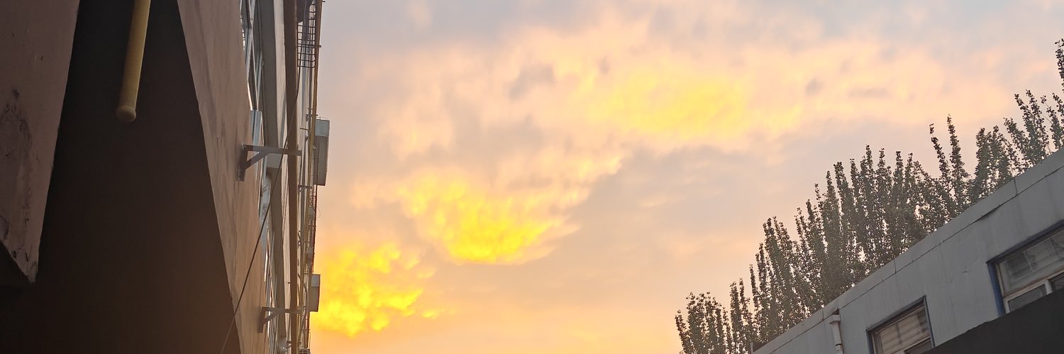 Qux2g2M's profile banner image