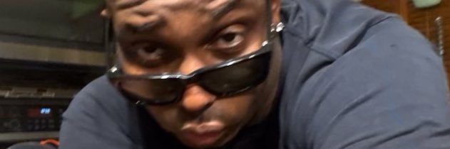 K banner