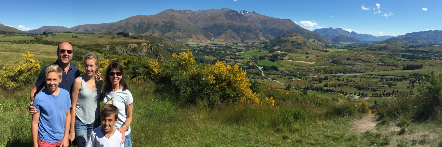 🅲🅷🅸🅿🅱🆁🅾🆆🅽 banner