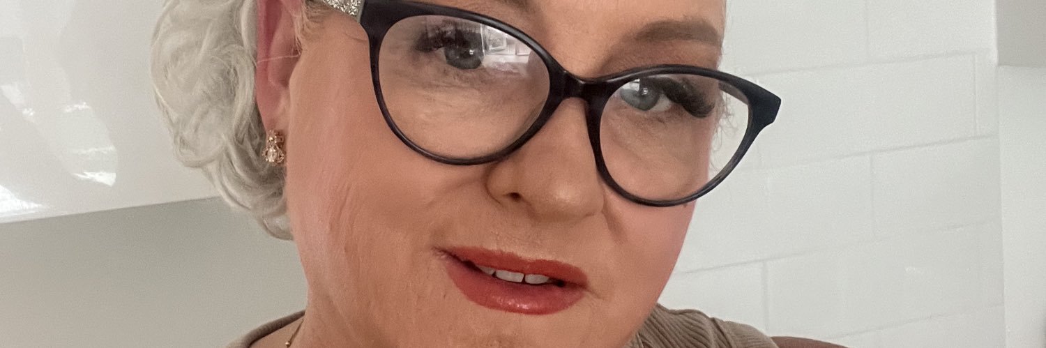 mandbroon's profile banner image
