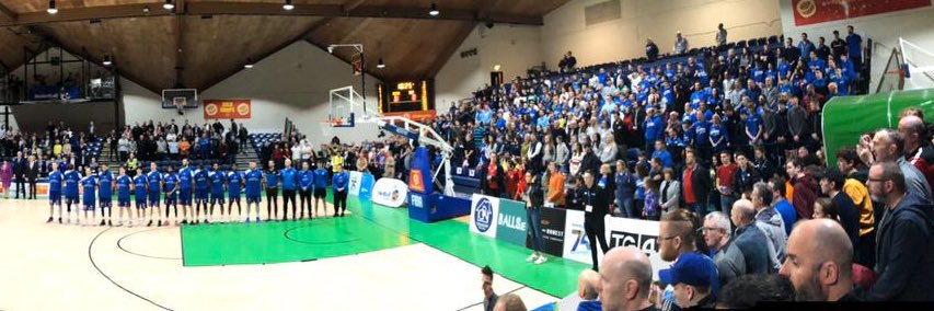 Éanna Basketball banner