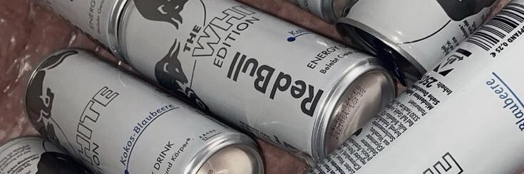 beyaz redbull banner