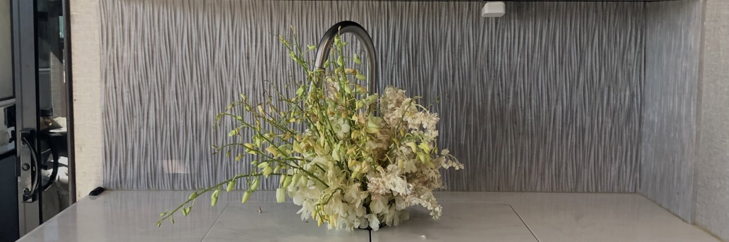 heyprettyface's profile banner image