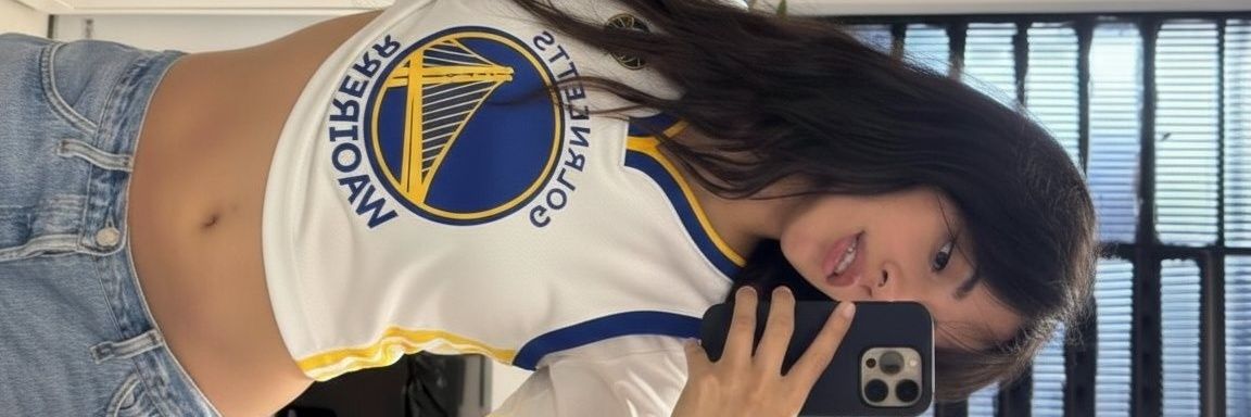 mecomemila's profile banner image