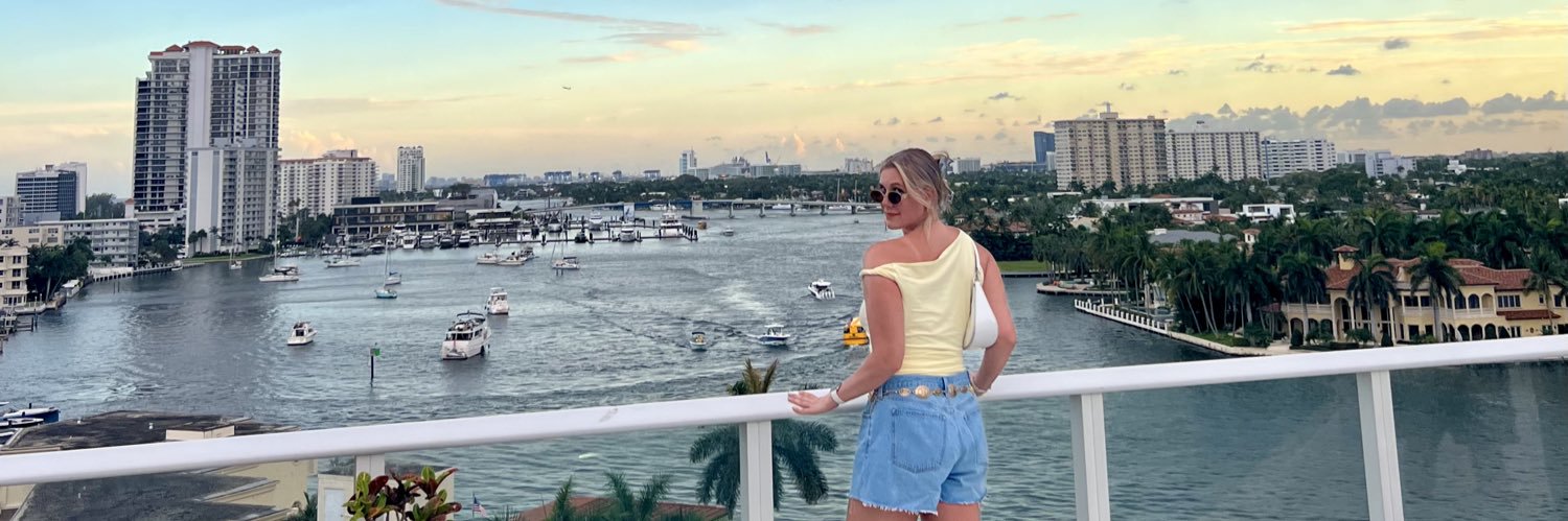 alexisryry's profile banner image
