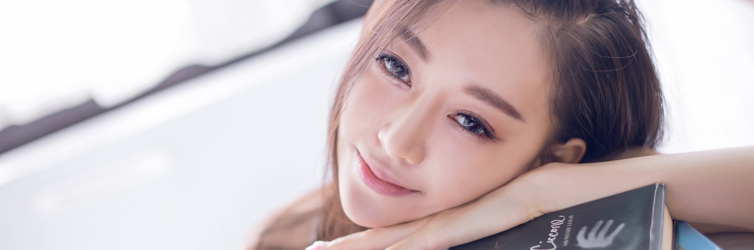 lifewithstylesh's profile banner image