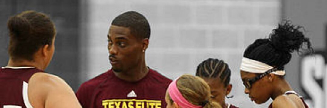 Coach Saunders banner