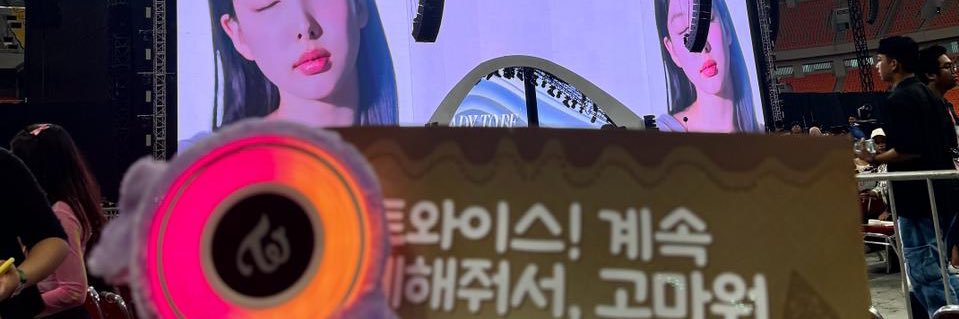 eunnhee86's profile banner image