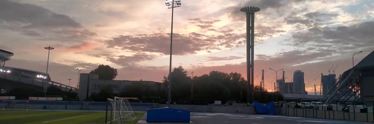 朱映鑫（关注上限中 24小时必回 请等一下） banner