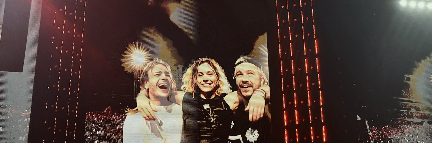 abril banner