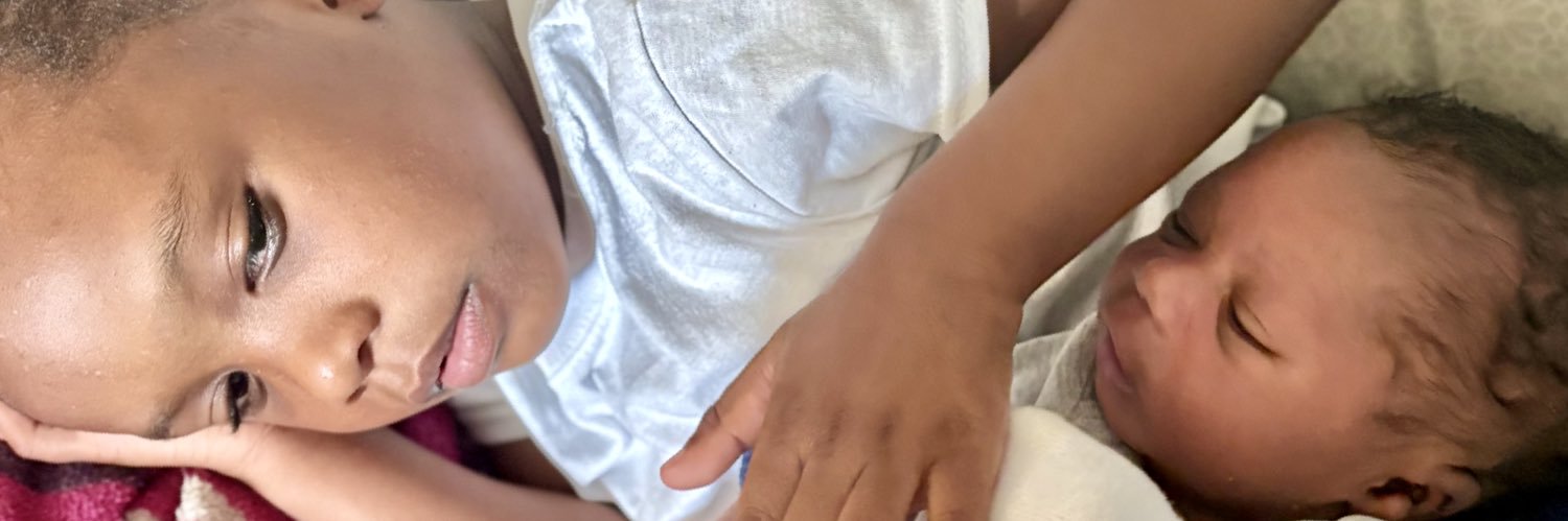 Chloe🌻 banner