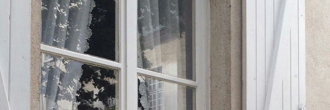 re. banner