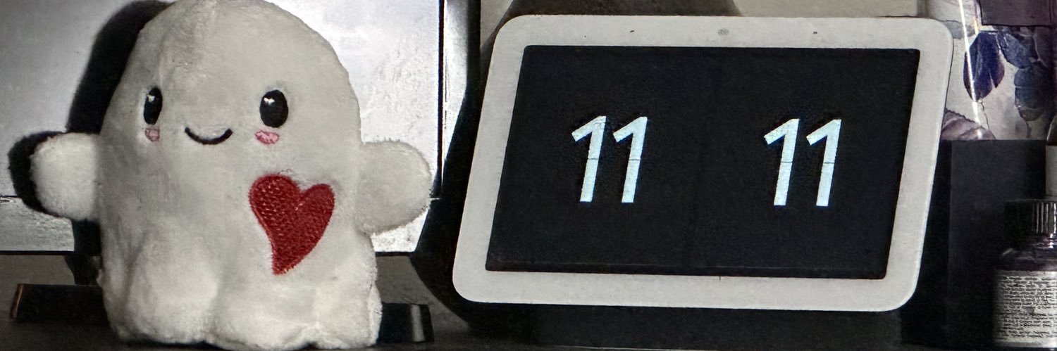 Leslie Sinks 🎃🐈‍⬛✨💎✨🕯 banner