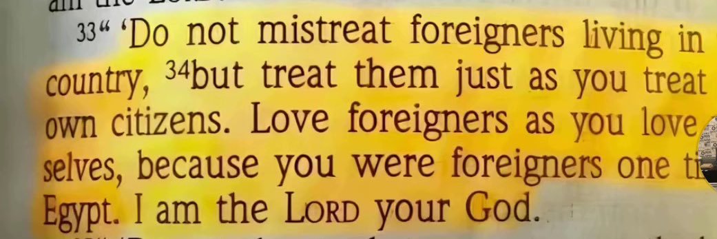 𝐛𝐚𝐢𝐥𝐬 (staying up) banner