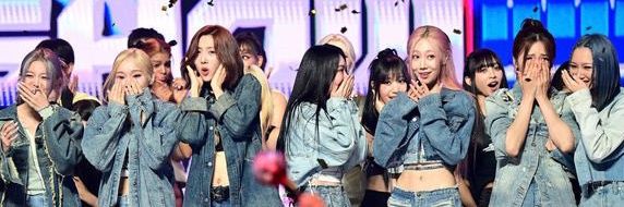 ✌️•ᴗ• 🫰 .🩸DREAMCATCHER-Villains 🩸 .🐱lover banner