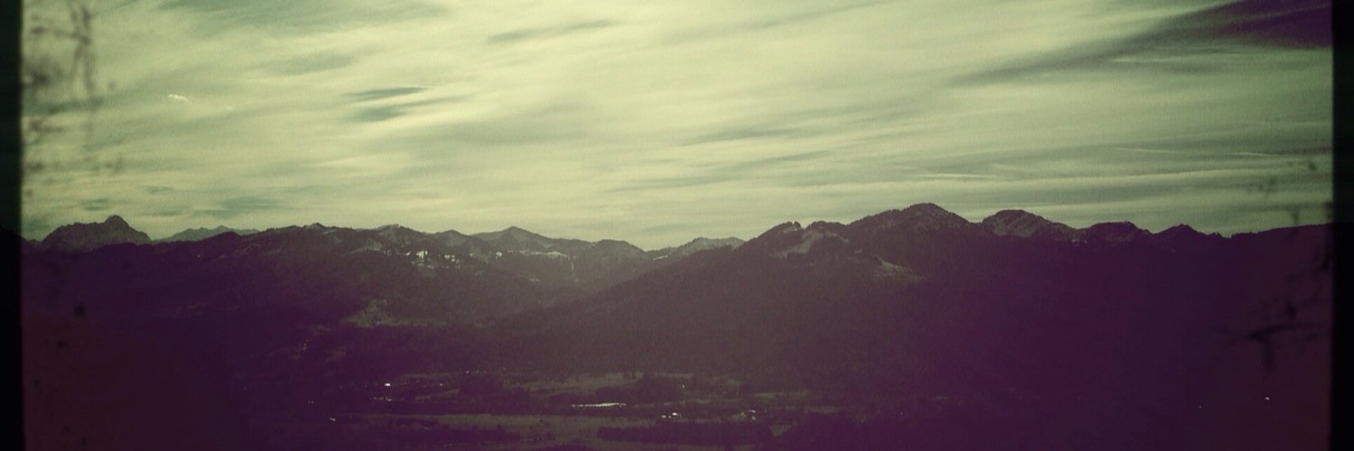 hinter_her's profile banner image