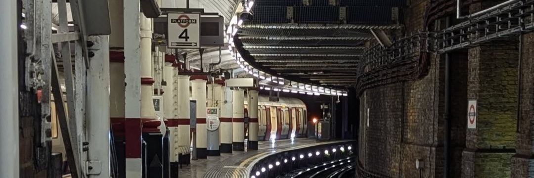 Apollo 🇬🇧🥀 banner